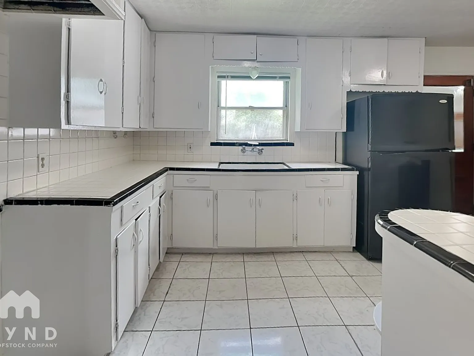 2 bed, 1.0 bath, 1356 sqft, $1,395 — Photo 3