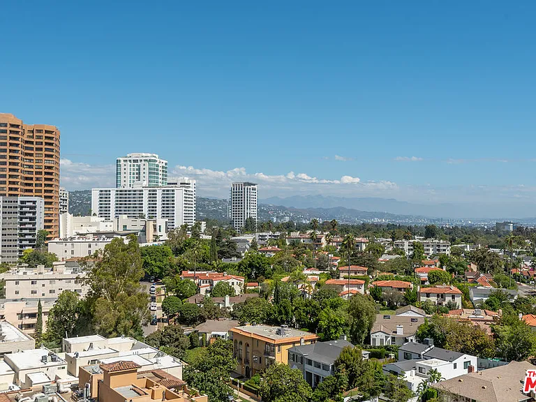 10550 Wilshire Blvd #1204 — Photo 32