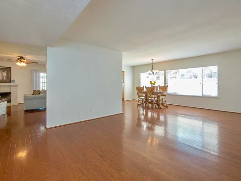 2259 N Marter Ct — Photo 15