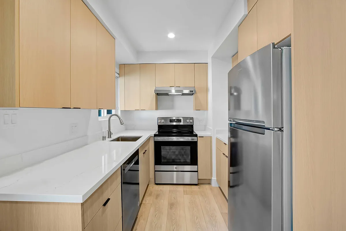 Building Photo - 110 S Swall