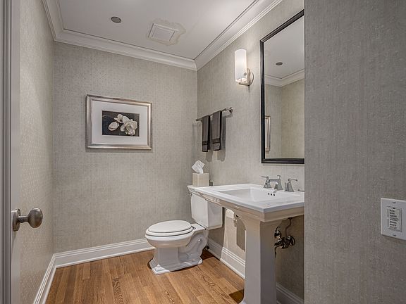 5th image of 800 N Michigan Ave APT 3403