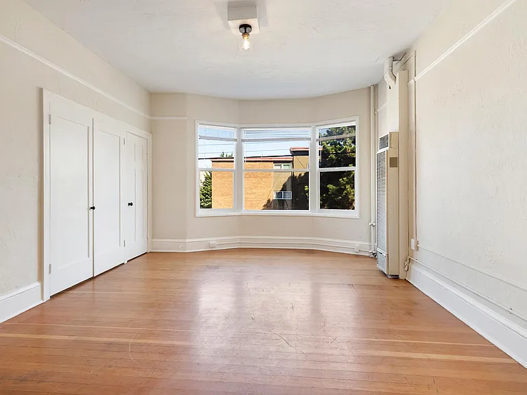 1633 Boylston Ave — Photo 4