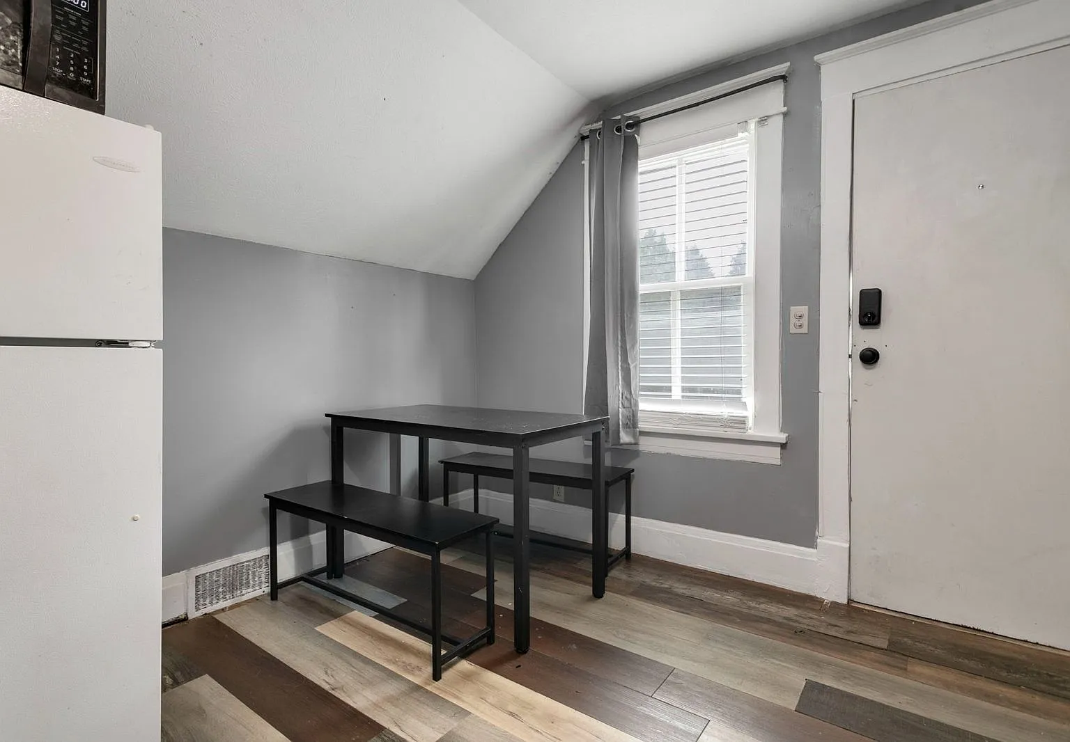 2 bed, 800 sqft, $895 — Photo 3