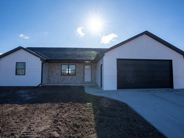 1213 W Thorn Creek Dr, Hilbert, WI 54129