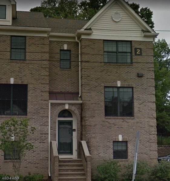 1st image of 64 Bloomfield Ave