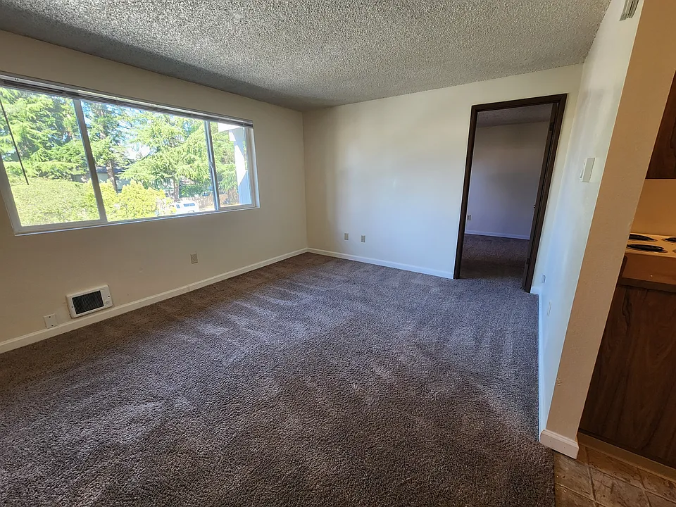 7935-9 3rd Ave SE