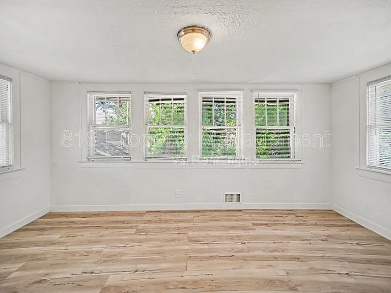6431 S Benton Ave — Photo 10
