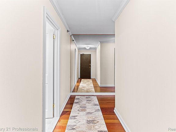 4th image of 5000 Town Ctr Suite 1704
