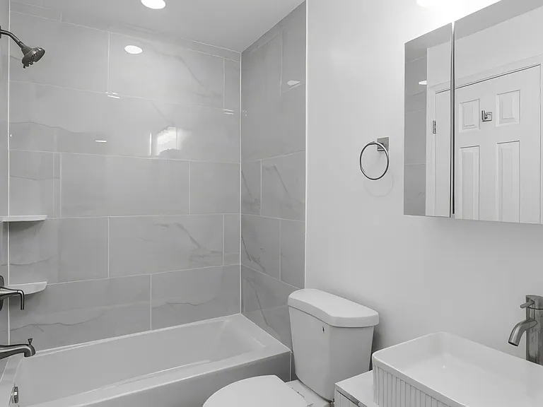 1028 Kenyon St NW — Photo 16