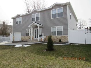 255 Montgomery Ave, Oceanside, NY 11572