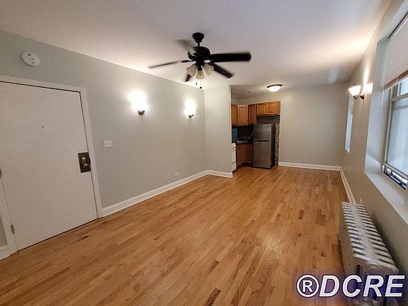 3rd image of 1369 W Greenleaf Ave APT 103
