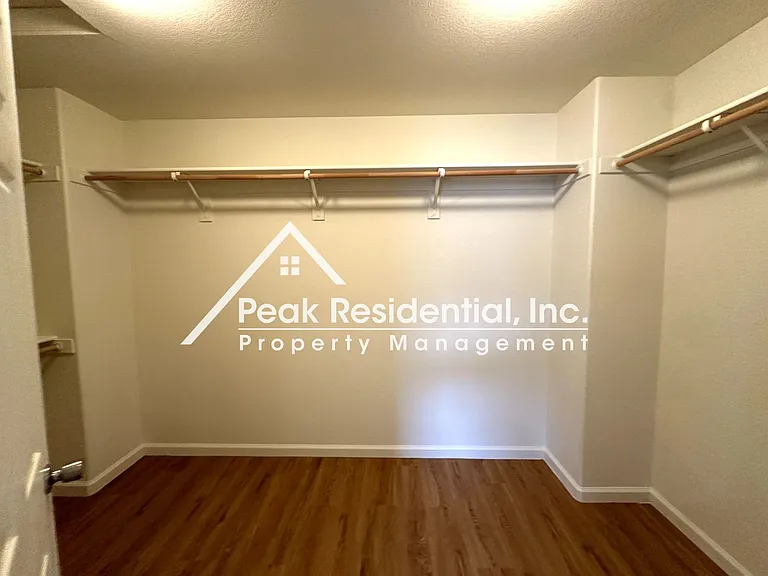 1811 Waterfall Dr — Photo 30