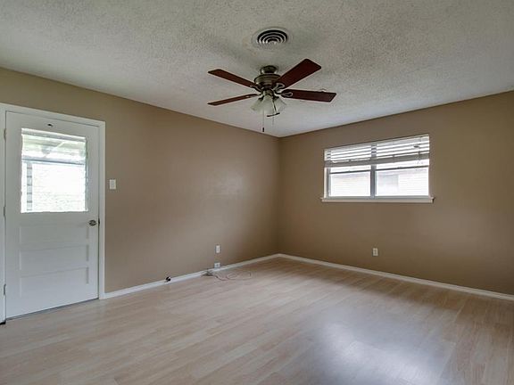 4th image of 7821 Abbott Dr