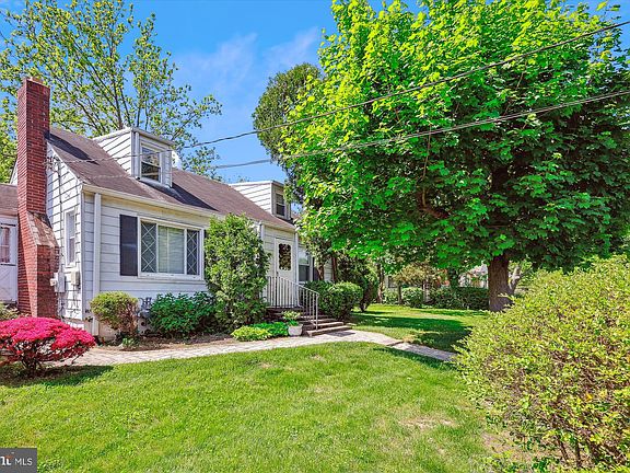 2nd image of 407 McArthur Dr