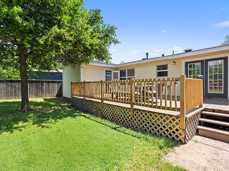 7514 Delafield Ln — Photo 19