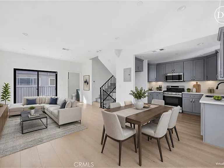 10156 Regent — Photo 3