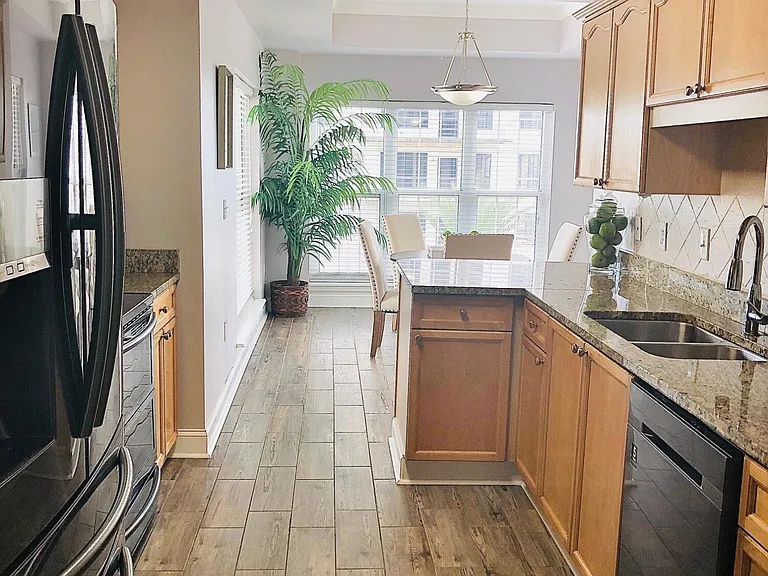 400 E Bay St #306 — Photo 9