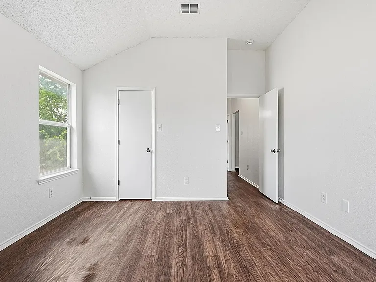 725 Parkford Ln — Photo 27