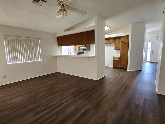 5th image of 1541 Camran Ave
