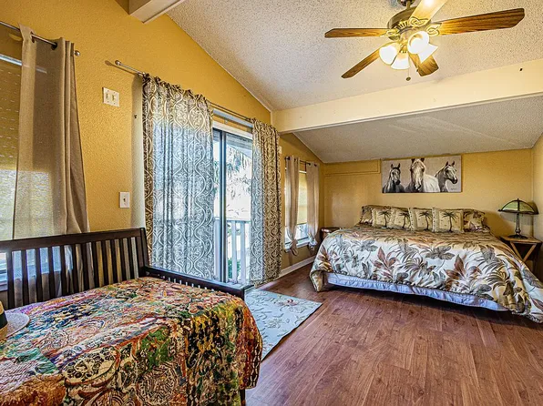 114 Sands Point Dr, Tierra Verde, FL 33715