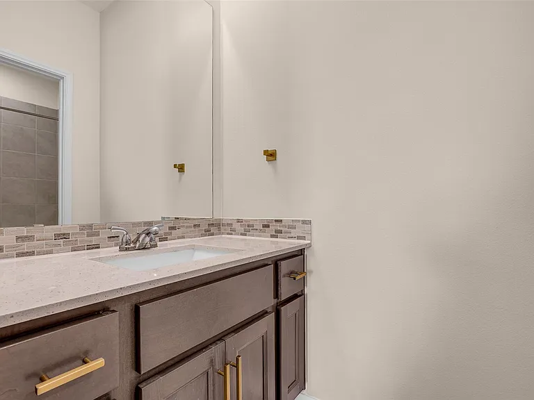 2718 Newbury Island Ln — Photo 17