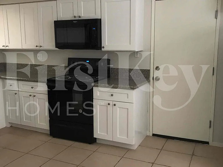 1810 Renada Cir — Photo 7