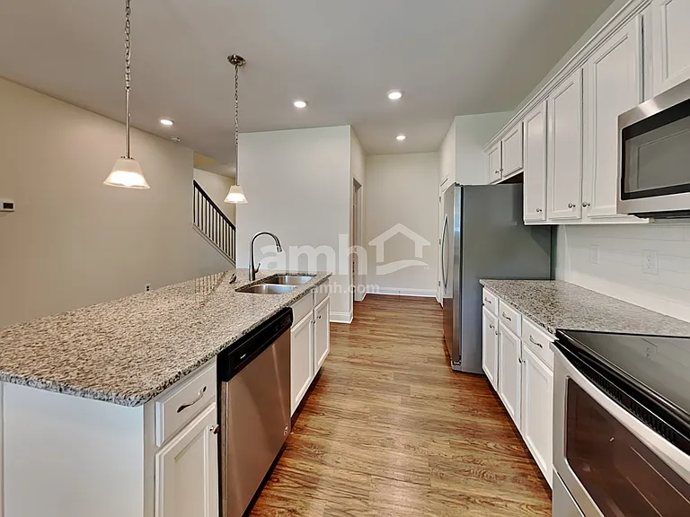353 Macroom Ct — Photo 4
