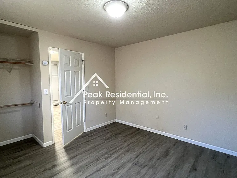 5912 Del Campo Ln — Photo 7