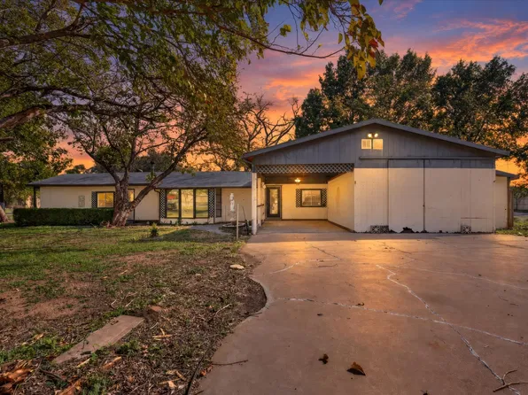 3801 Montego Bay Ct, Granbury, TX 76049