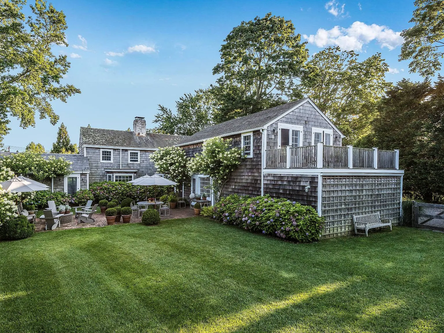 Bridgehampton South Retreat by Renowned Designer — Photo 2