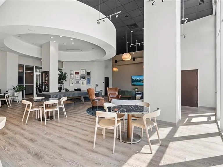 1080 Peachtree St NE #2110 — Photo 37