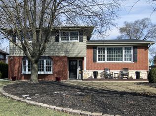 6912 W Edgewood Rd, Palos Heights, IL 60463