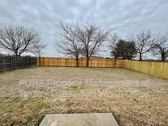 4th image of 1109 Mule Deer Dr