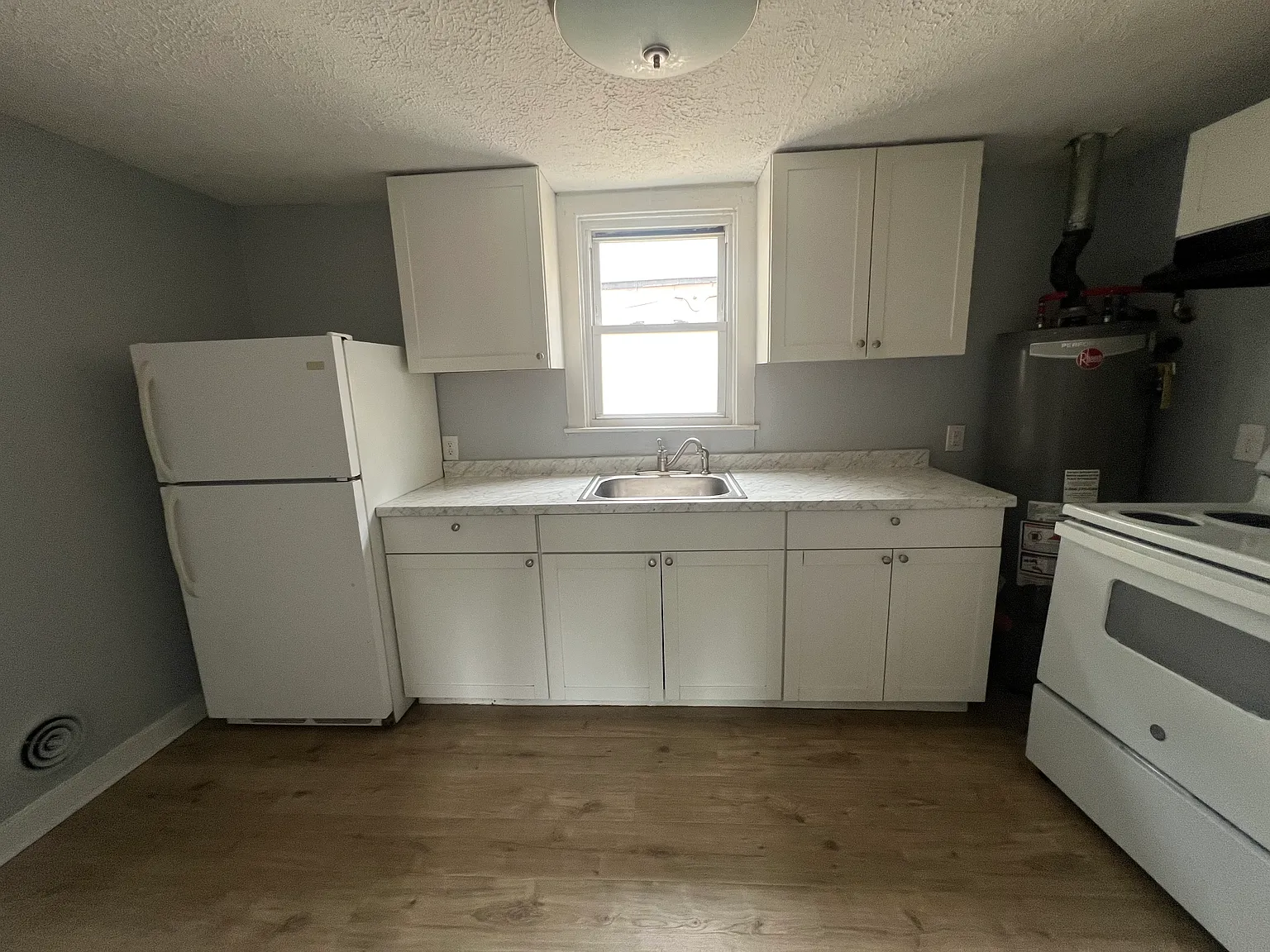 1 bed, 650 sqft, $750 — Photo 2