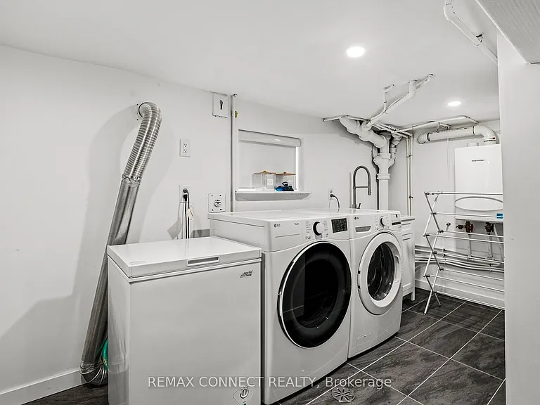 60 Woodbury Rd — Photo 39
