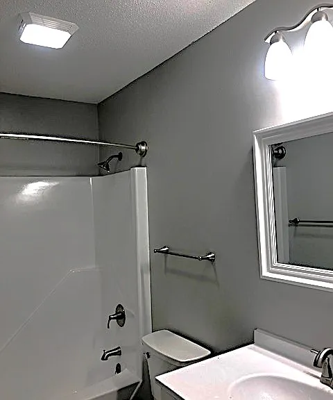 Forest Park Apartments — Photo 8