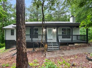 6032 Lakeshore Dr SE, Mableton, GA 30126