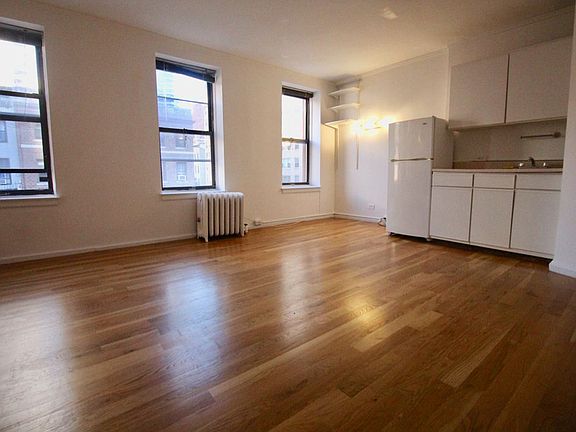 3rd image of 786 Lexington Ave APT 4F