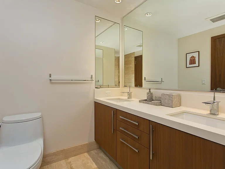 1555 Kapiolani Blvd #1800 — Photo 9