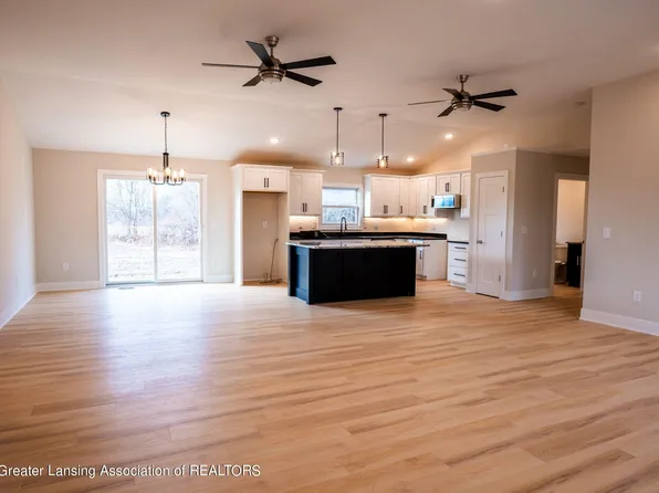 4117 Morton Rd, Stockbridge, MI 49285