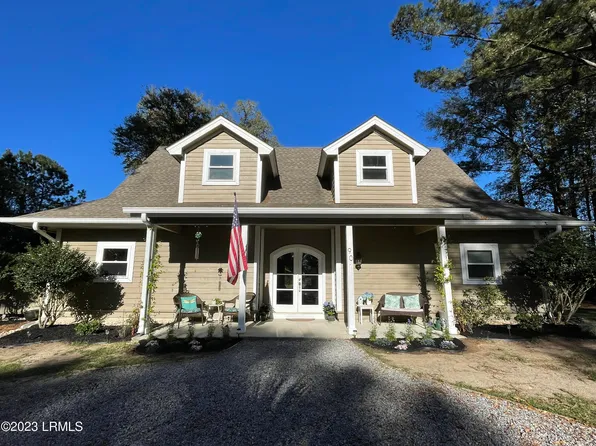 90 Tuscarora Ave, Beaufort, SC 29907