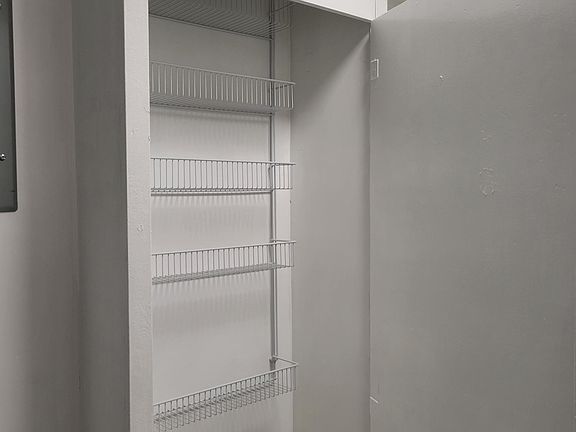 Pantry cabinet