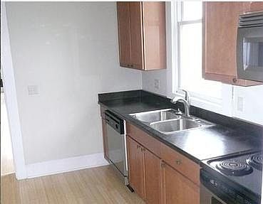 3rd image of 635 Kress Aly APT 3