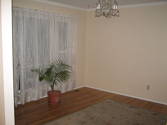 2nd image of 13215 Damask Ct