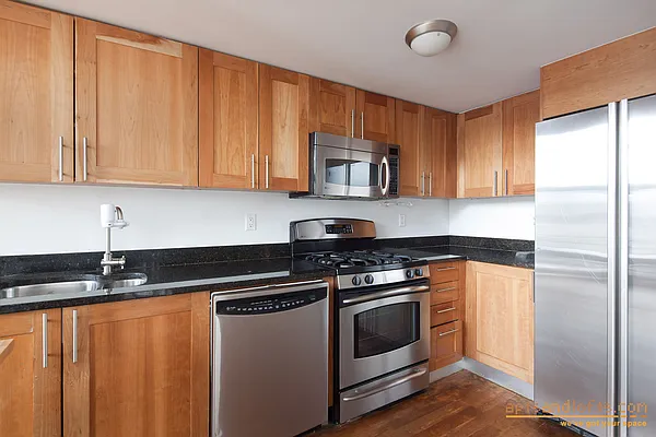 Sold by aptsandlofts.com | media 15