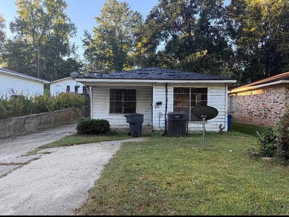 1st image of 2751 Looney St