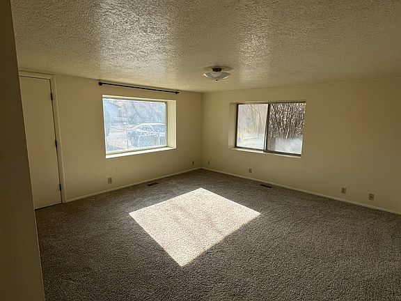 4th image of 326 Lake St