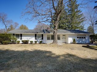 4 Merrill Dr, Framingham, MA 01701