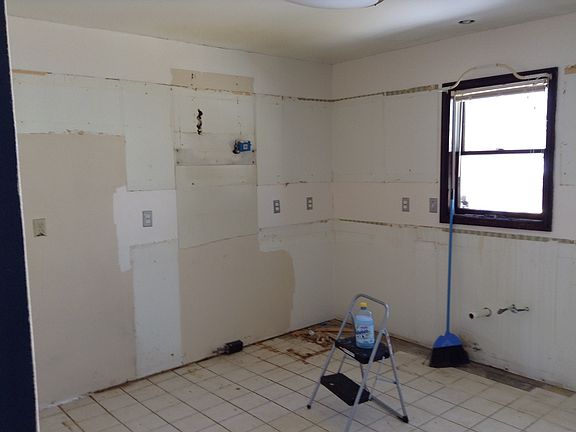 Before picture of kitchen
