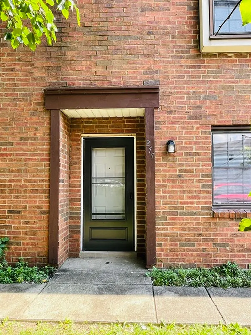 Very nice 2 bedroom, 2.5 bathroom townhome in Westerville schools for rent!! — Photo 1